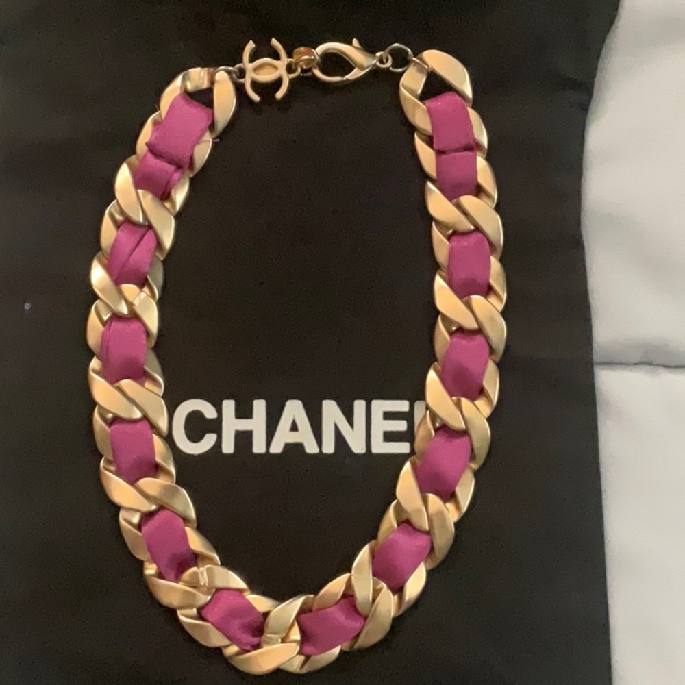 CHANEL Gold and Pink Chunky Chain Necklace - Picture 6 of 10